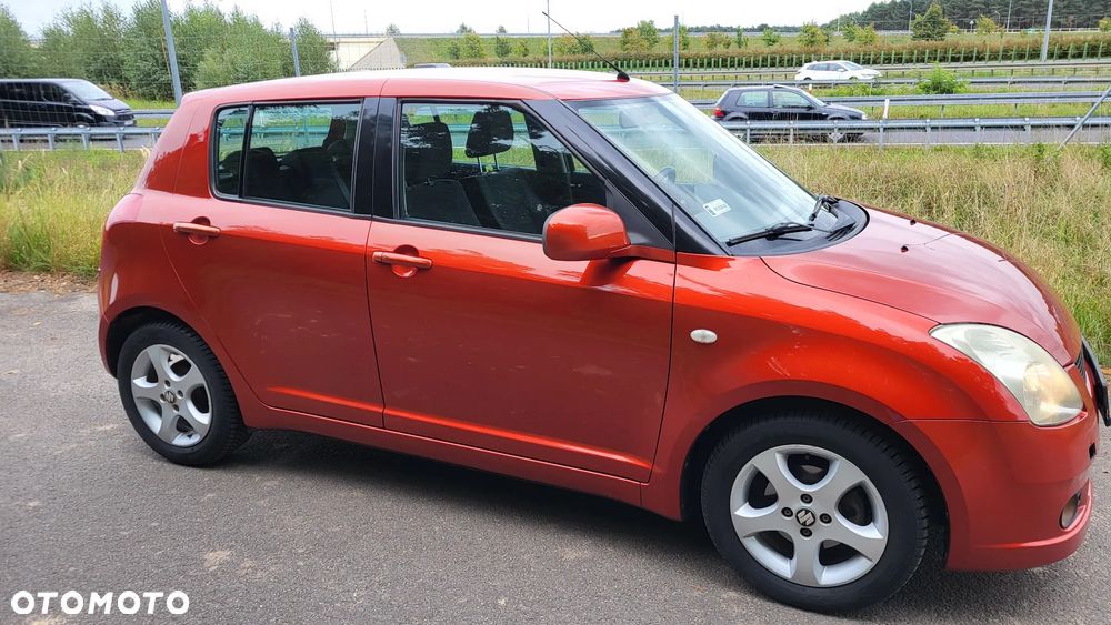 Suzuki Swift 2006 photo 3
