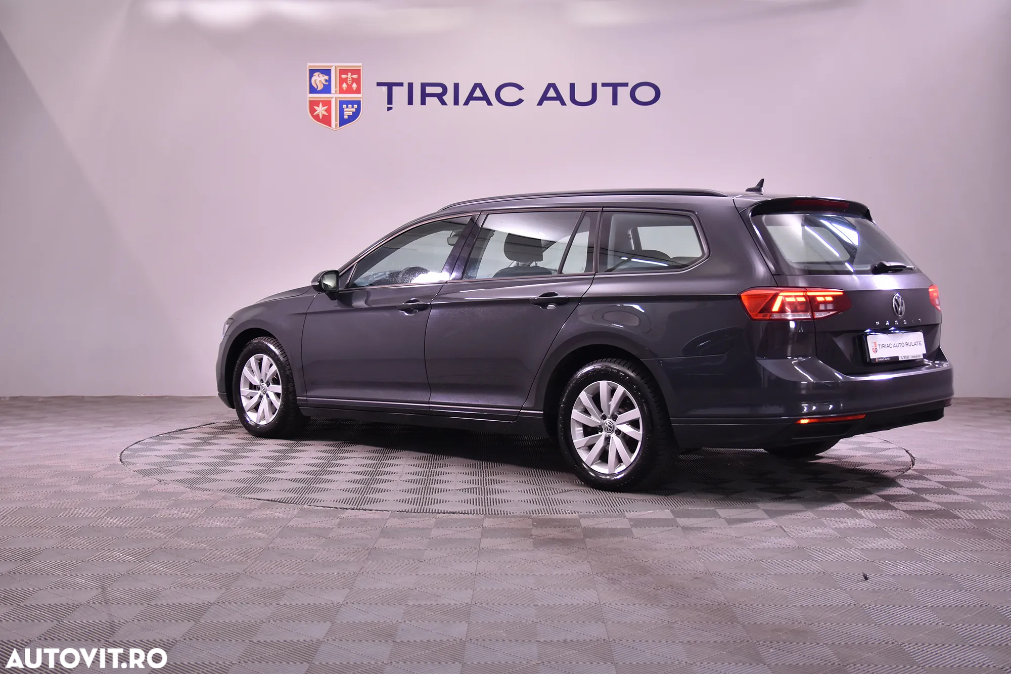 Volkswagen Passat - 3