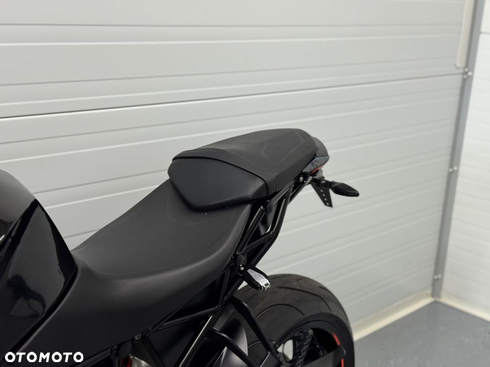 KTM Super Duke - 23