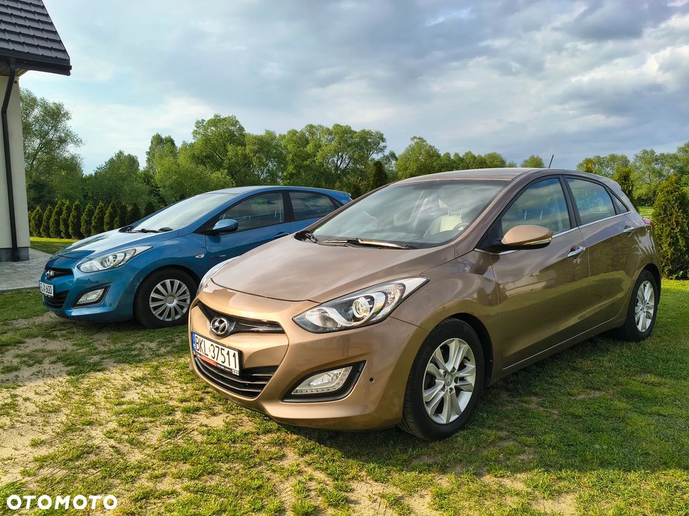 Hyundai i30 ver-1-6-crdi-select - 1