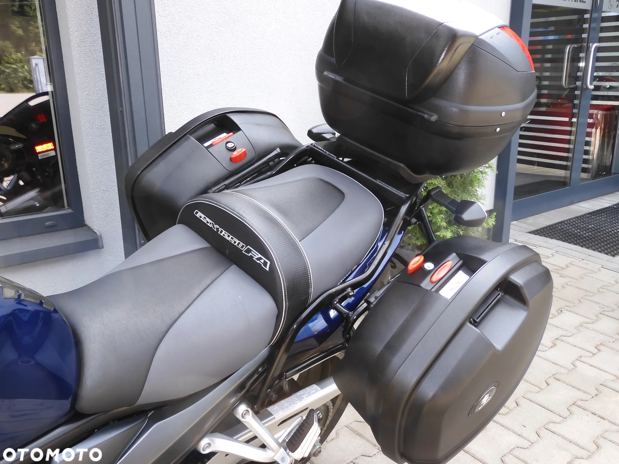 Suzuki GSX - 24