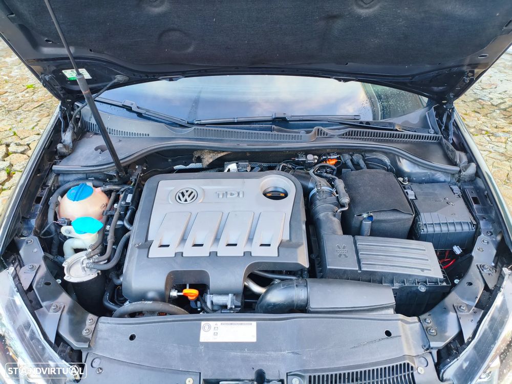 VW Golf 2.0 TDi Highline DSG - 8