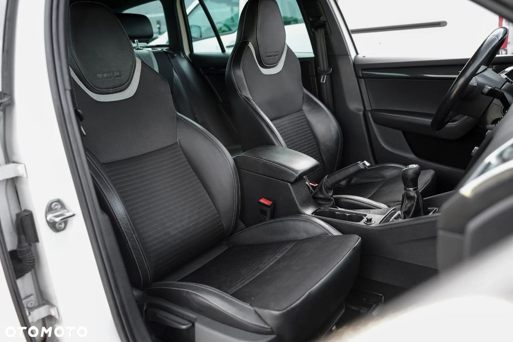 Skoda Octavia 2.0 TDI RS - 19