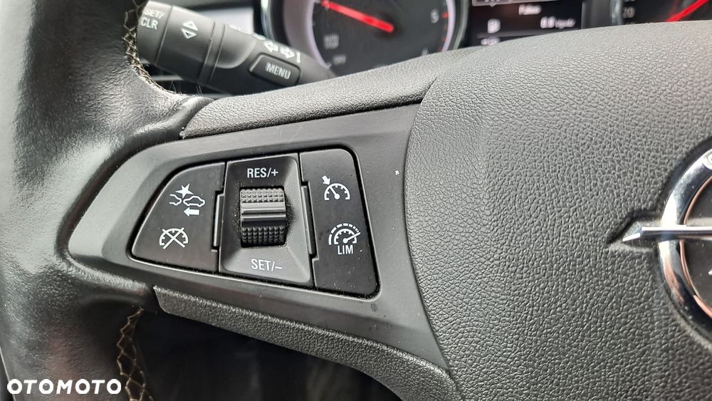 Opel Astra 1.6 CDTI Essentia S&S - 27