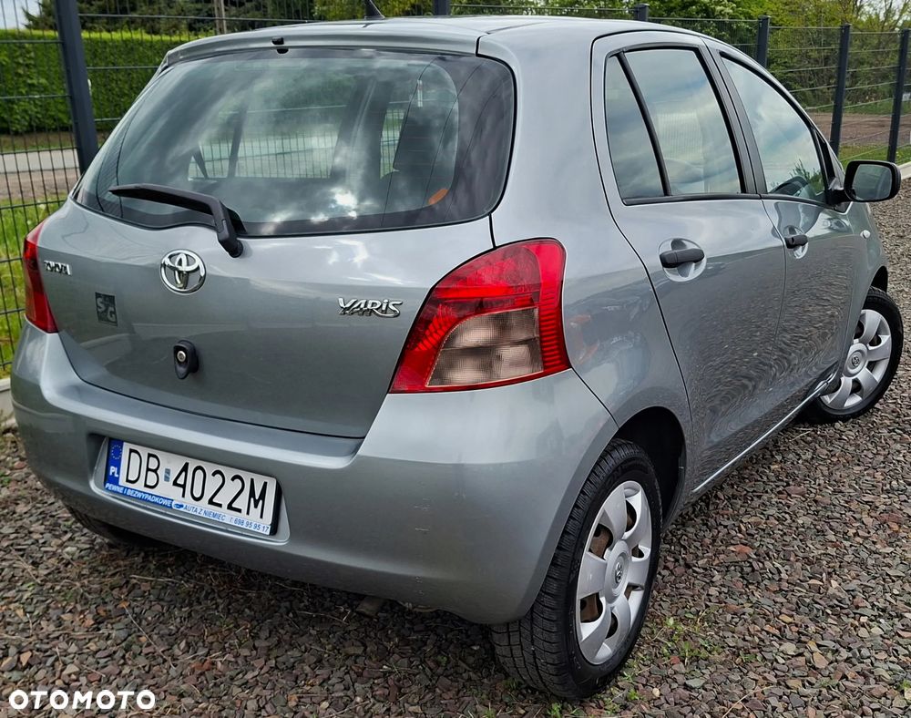 Toyota Yaris 1.0 VVT-i Luna - 3