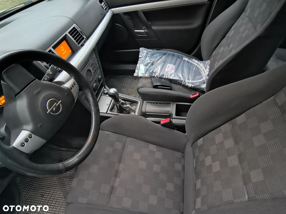 Opel Vectra 2.2 DTI - 8
