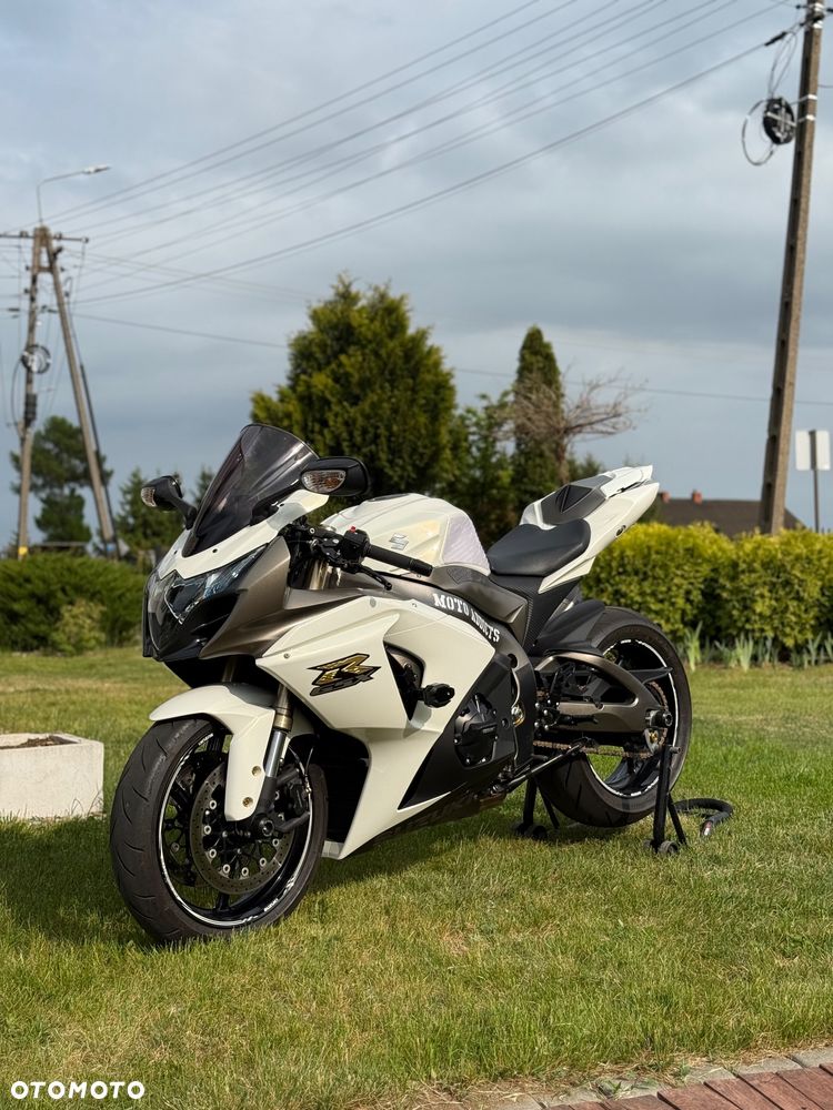 Suzuki GSX-R - 1
