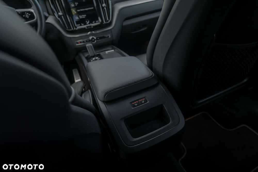 Volvo XC 60 B4 D AWD R-Design - 15