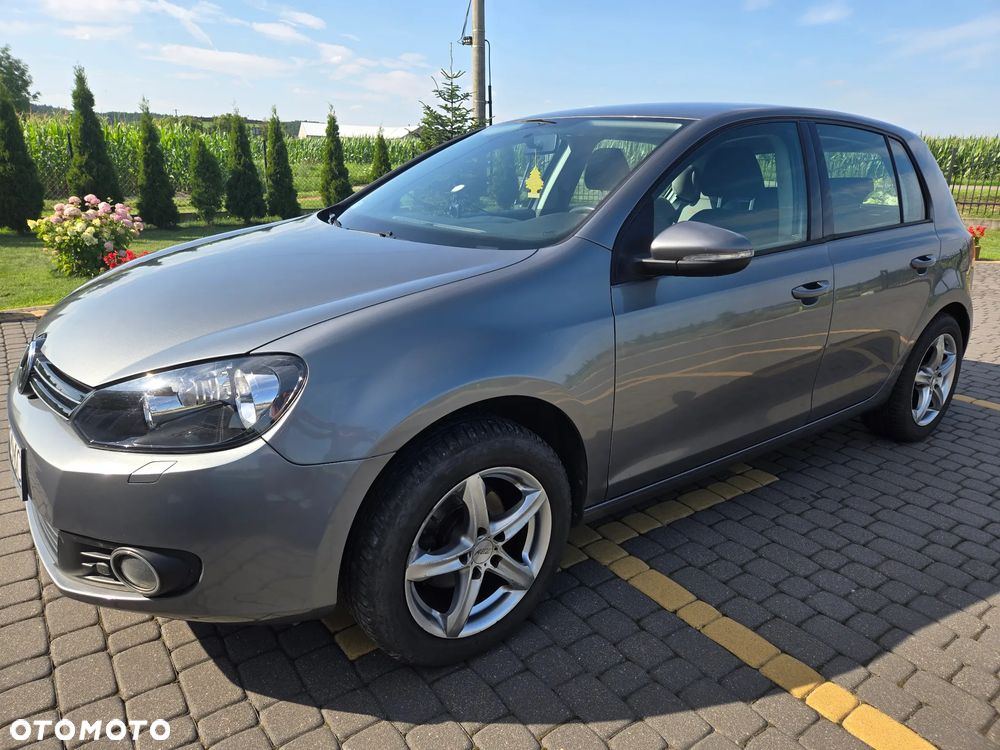 Volkswagen Golf - 1