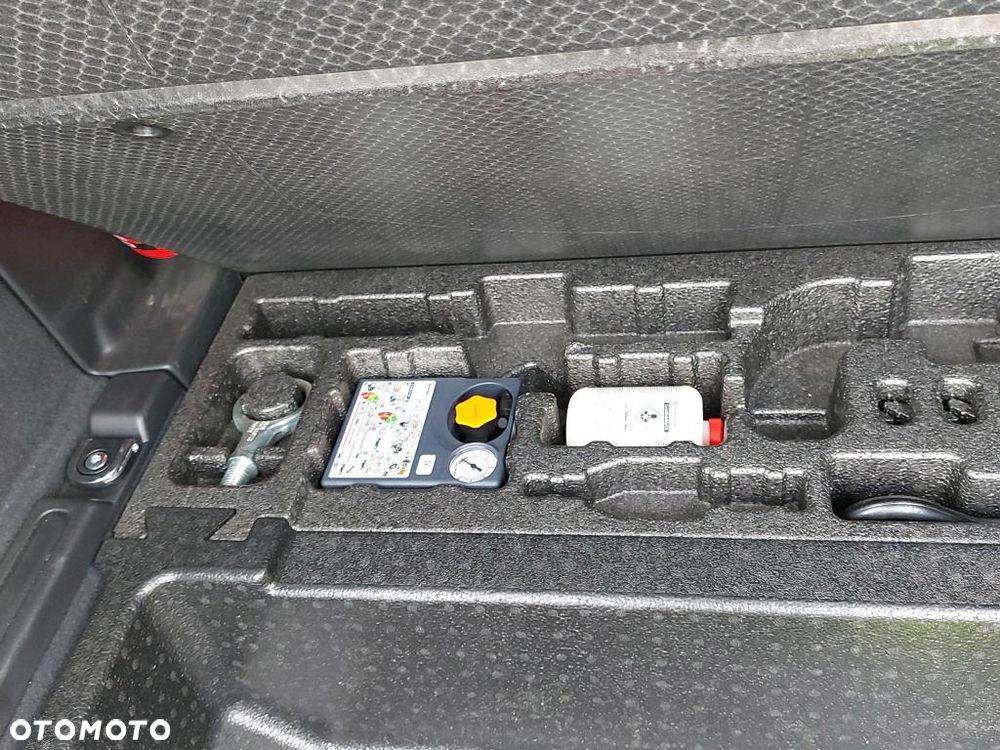 Land Rover Discovery Sport P270e Dynamic SE - 8