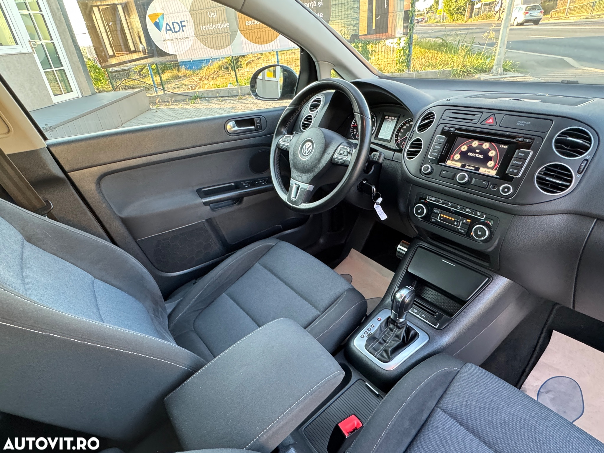 Volkswagen Golf 1.6 TDI DPF DSG MATCH - 28