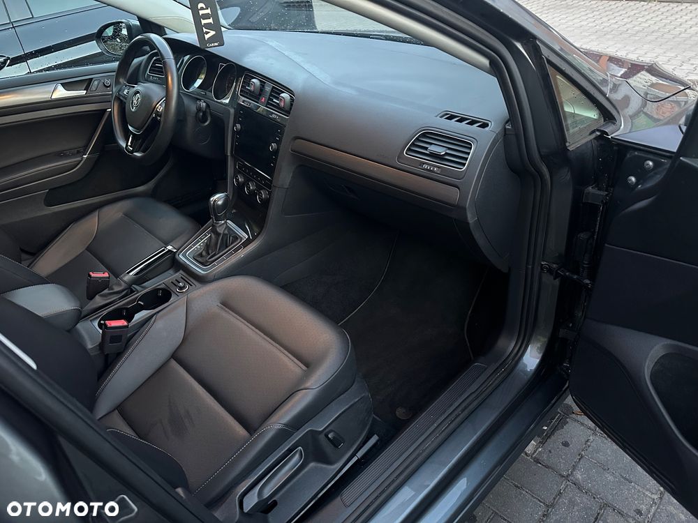 Volkswagen Golf - 16