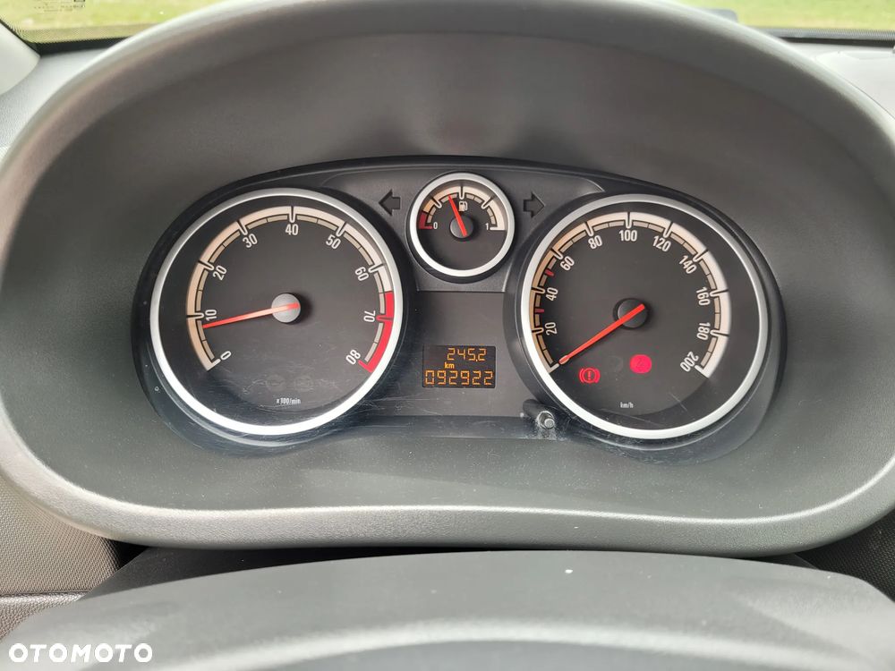 Opel Corsa 1.4 16V Enjoy - 10