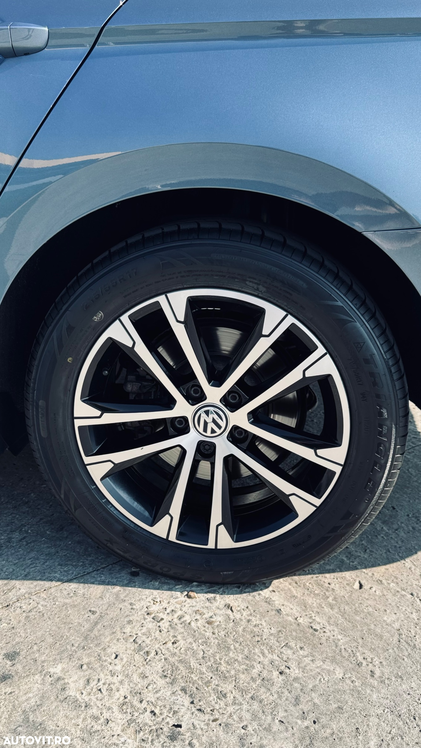Volkswagen Passat - 11