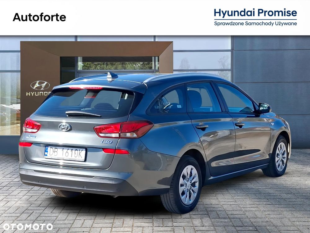 Hyundai i30 1.5 DPI Classic + - 5
