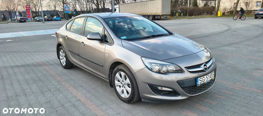 Opel Astra 1.6 EU6 - 1