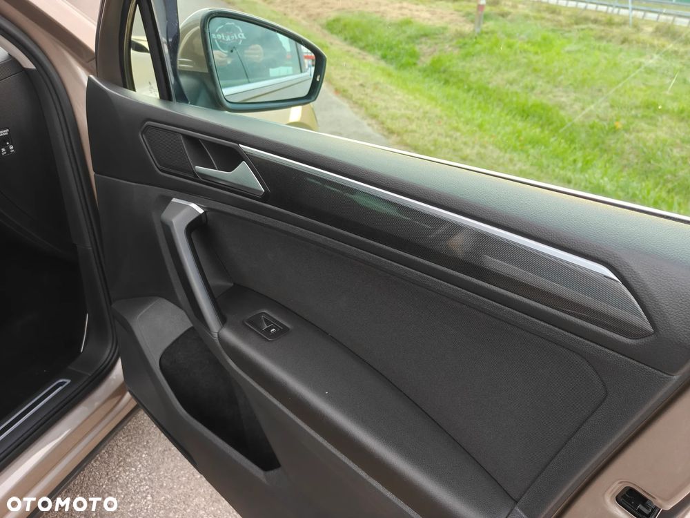 Volkswagen Tiguan - 19