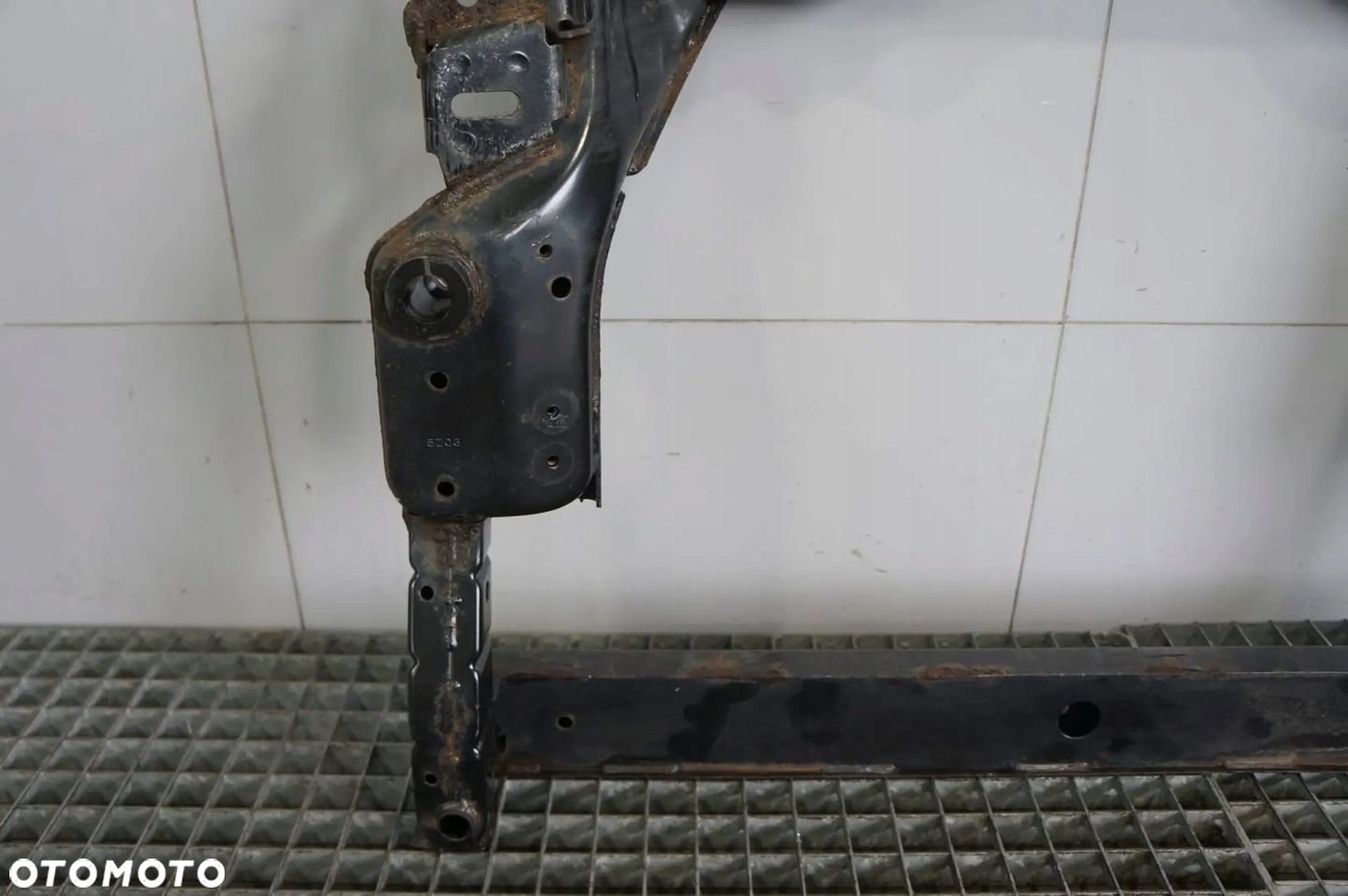 TRAWERS SANKI BELKA WÓZEK PRZÓD INFINITI Q70 2.2D - 6