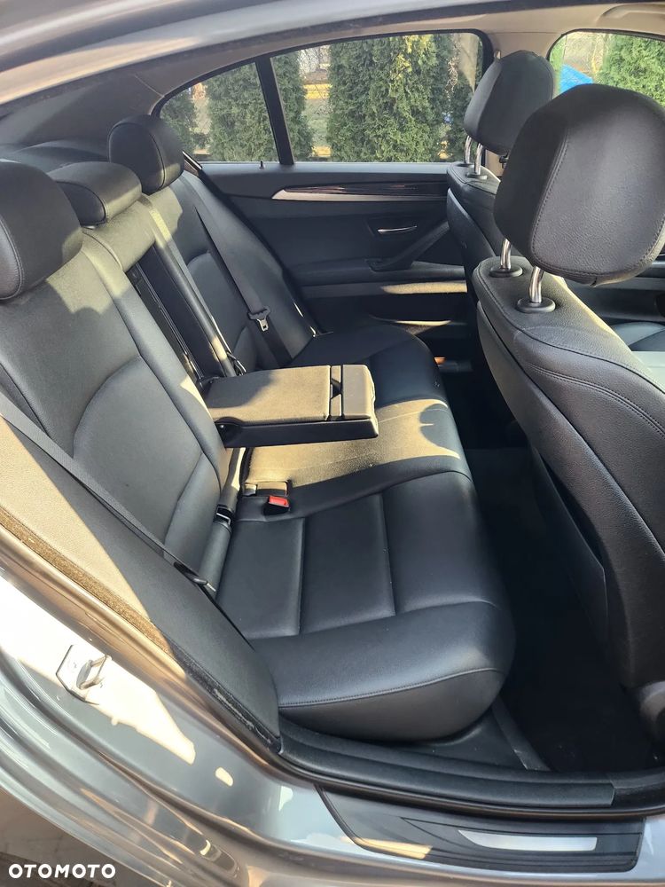 BMW Seria 5 528i xDrive Sport-Aut Luxury Line - 8