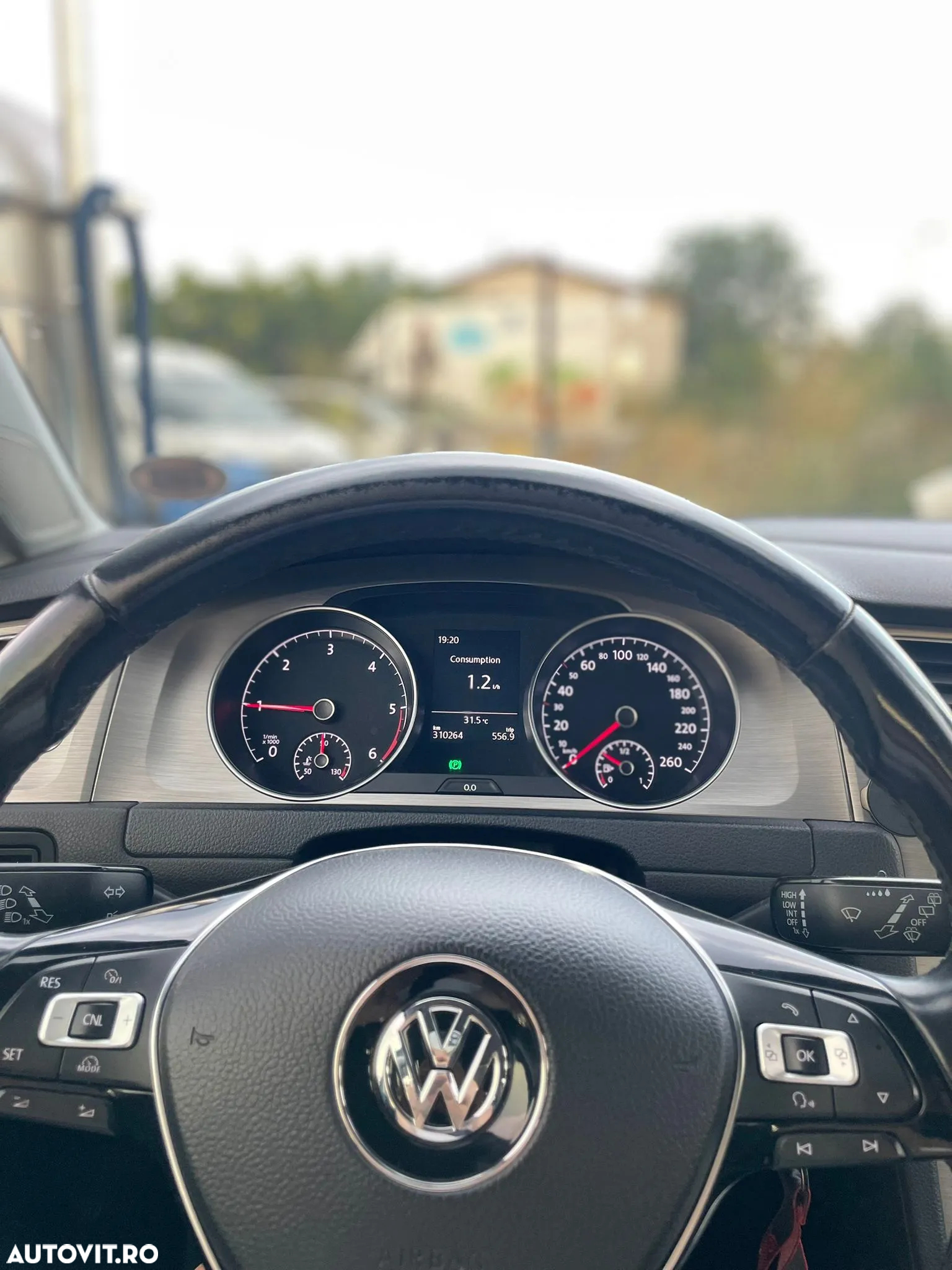 Volkswagen Golf - 18