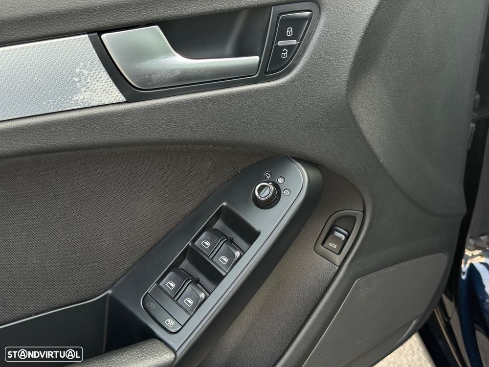 Audi A4 2.0 TDI DPF quattro Attraction - 22