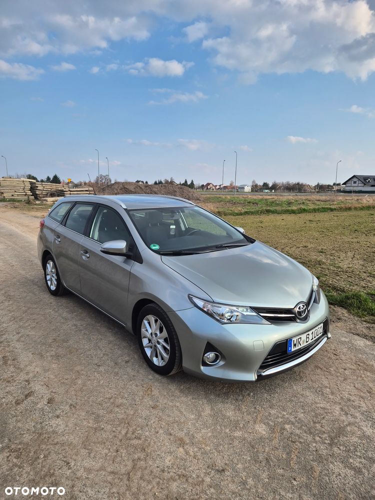 Toyota Auris 2.0 D-4D Executive - 3