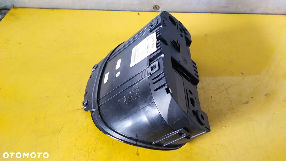 102493298 250039991 LICZNIK BMW E87 - 4