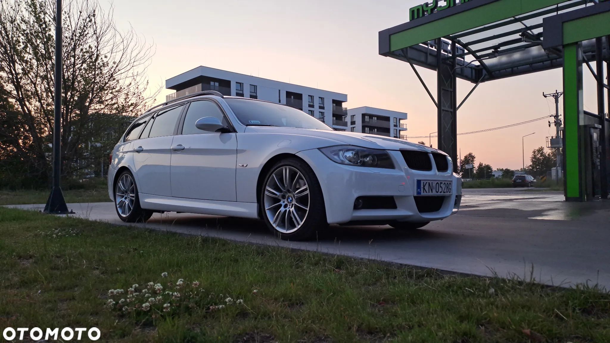 BMW Seria 3 325i - 1