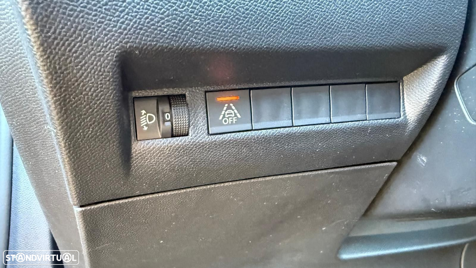 Peugeot 2008 1.2 PureTech Allure Pack EAT8 - 52