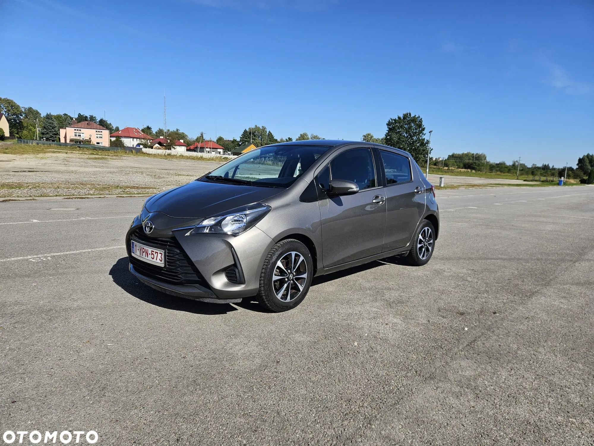 Toyota Yaris 1.5 Premium - 1