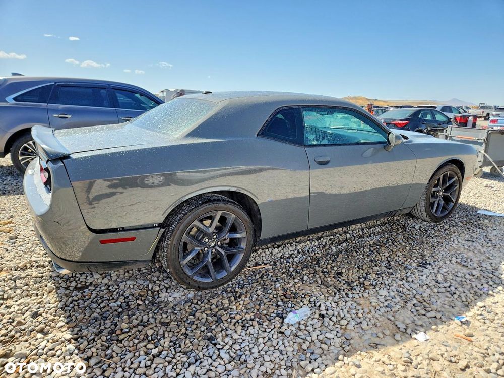 Dodge Challenger - 4