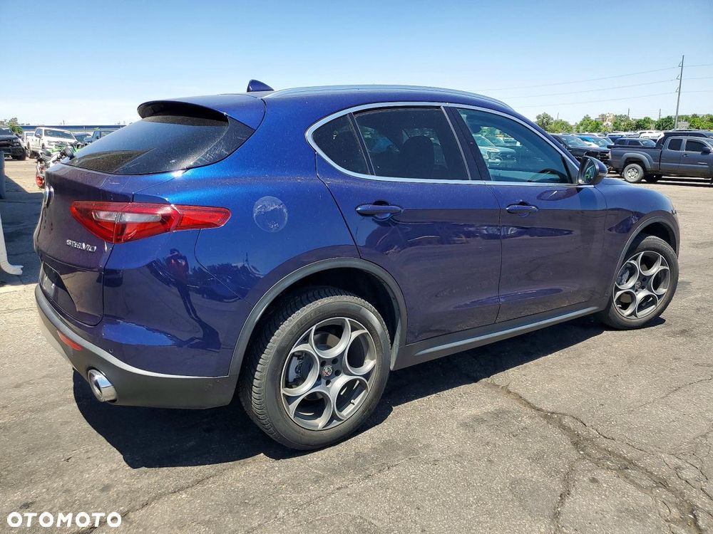 Alfa Romeo Stelvio 2.0 Turbo 16V AT8-Q4 Lusso Ti - 4