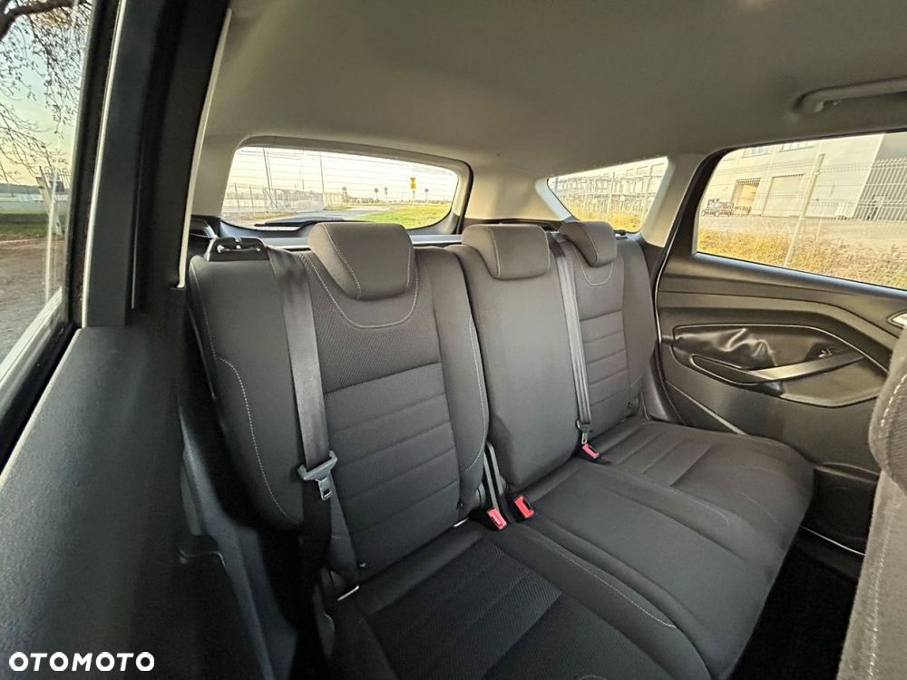 Ford Kuga - 16