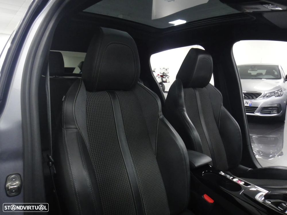 Peugeot 208 PureTech 130 EAT8 GT Pack - 21