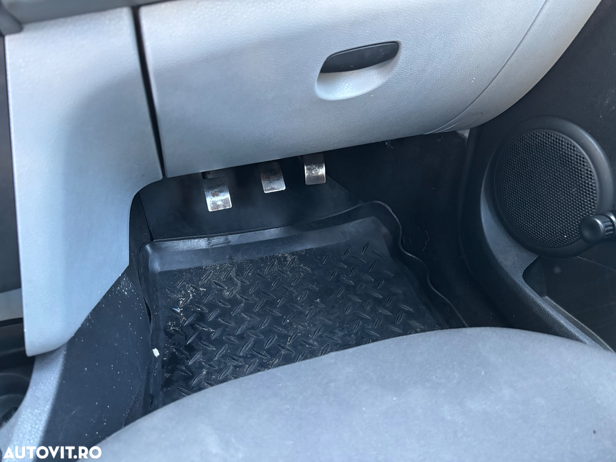 Dacia Logan 1.2 - 7