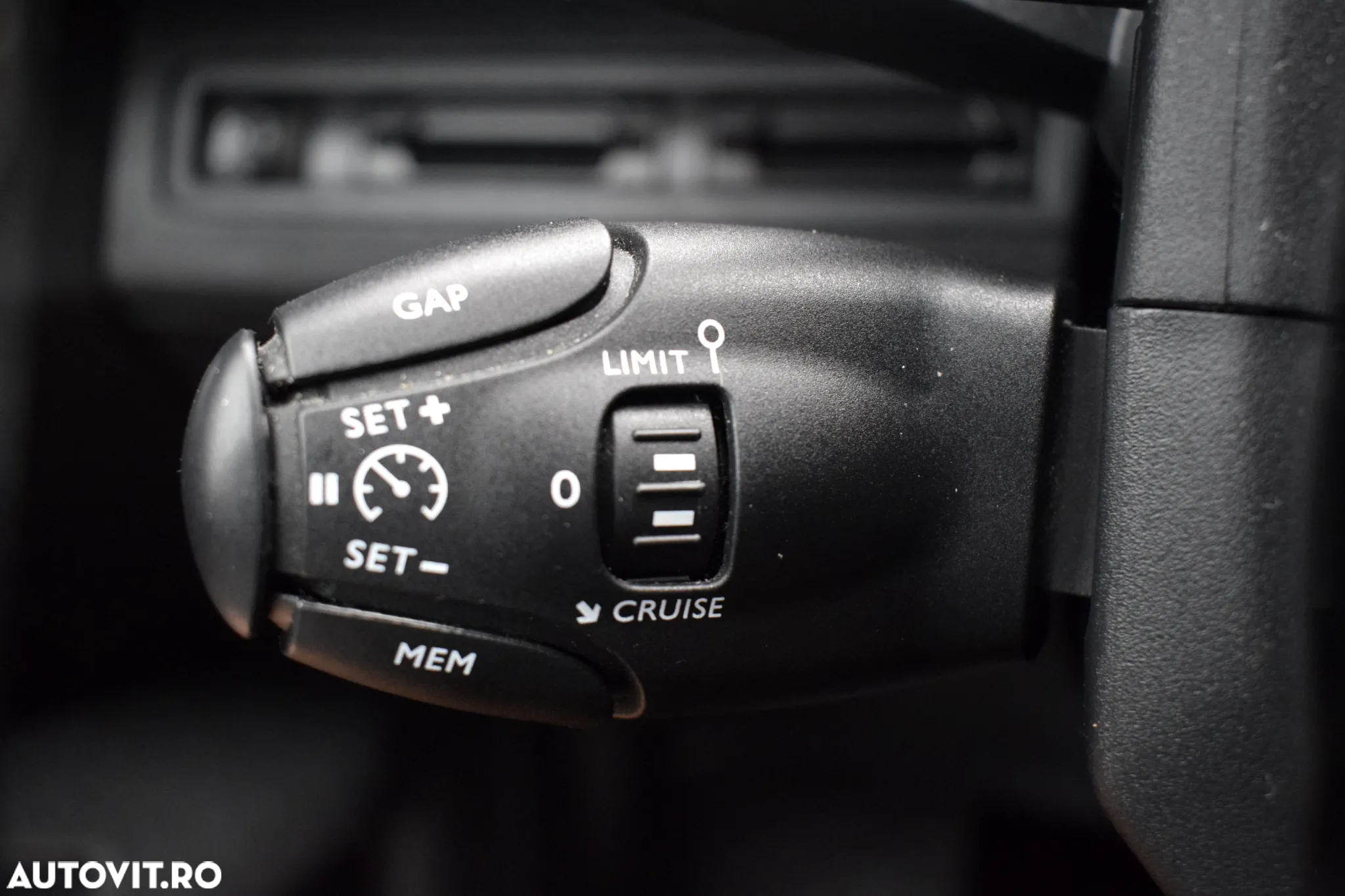 Peugeot 5008 1.6 BlueHDI EAT6 Allure - 27