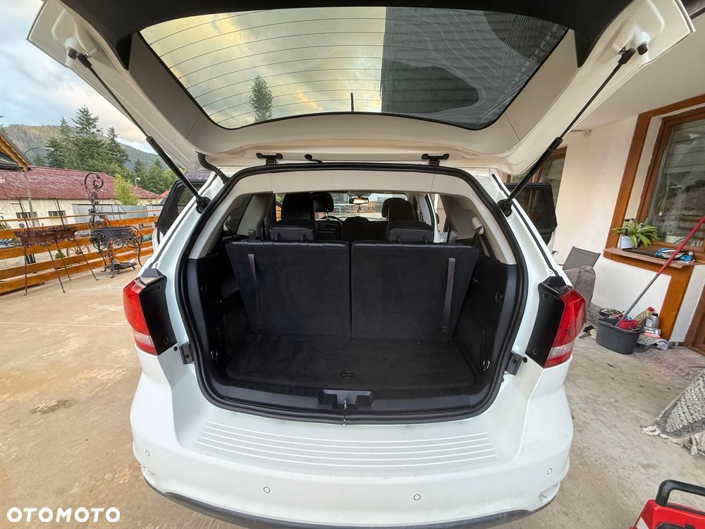 Fiat Freemont 2.0 Multijet Lounge AWD - 4