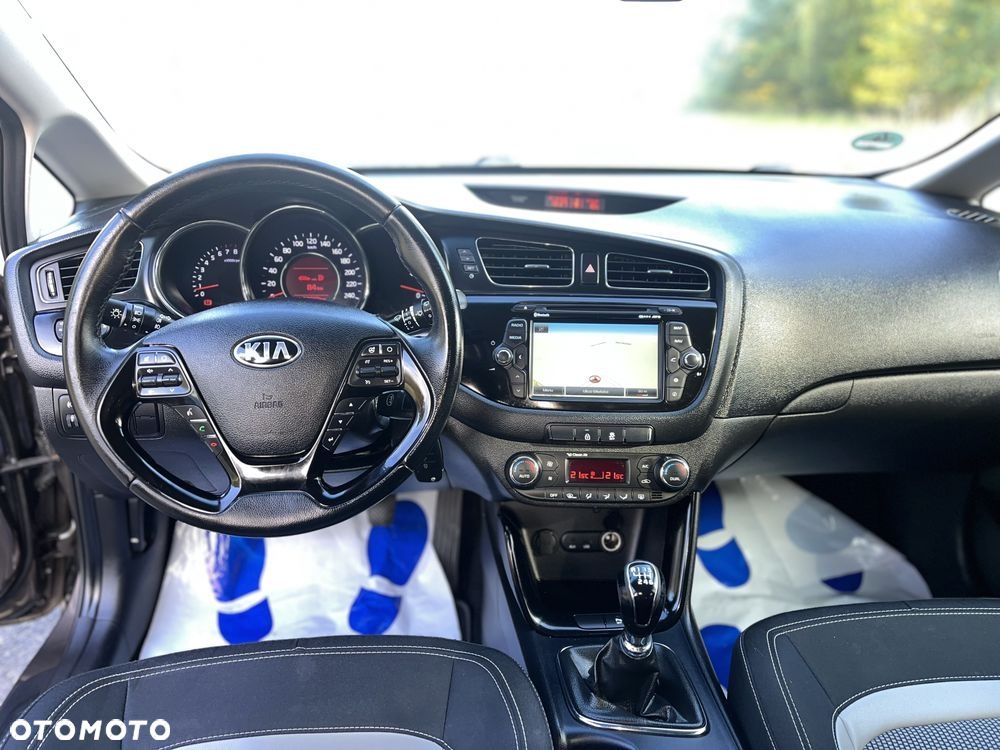 Kia Ceed 1.6 GDI ISG Spirit - 10