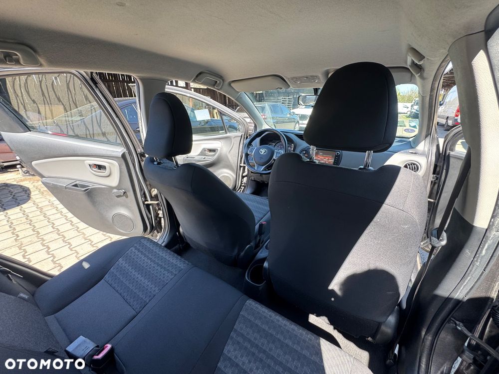 Toyota Yaris - 10