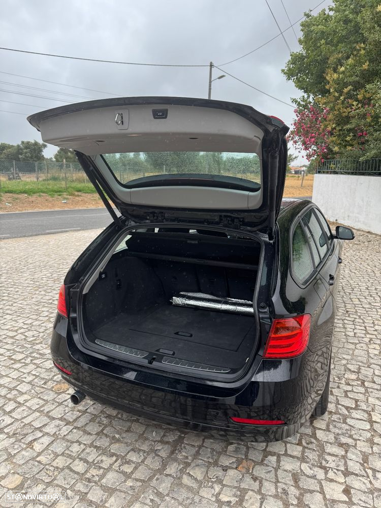 BMW 320 d Touring - 11