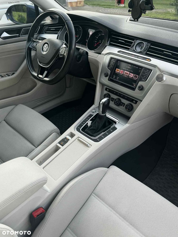Volkswagen Passat - 5