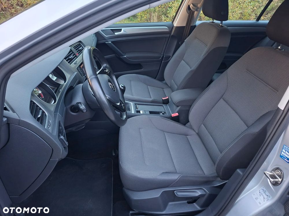Volkswagen Golf - 5