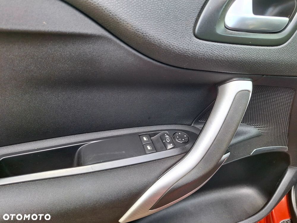 Citroën DS4 1.6 e-HDi SoChic MCP - 17