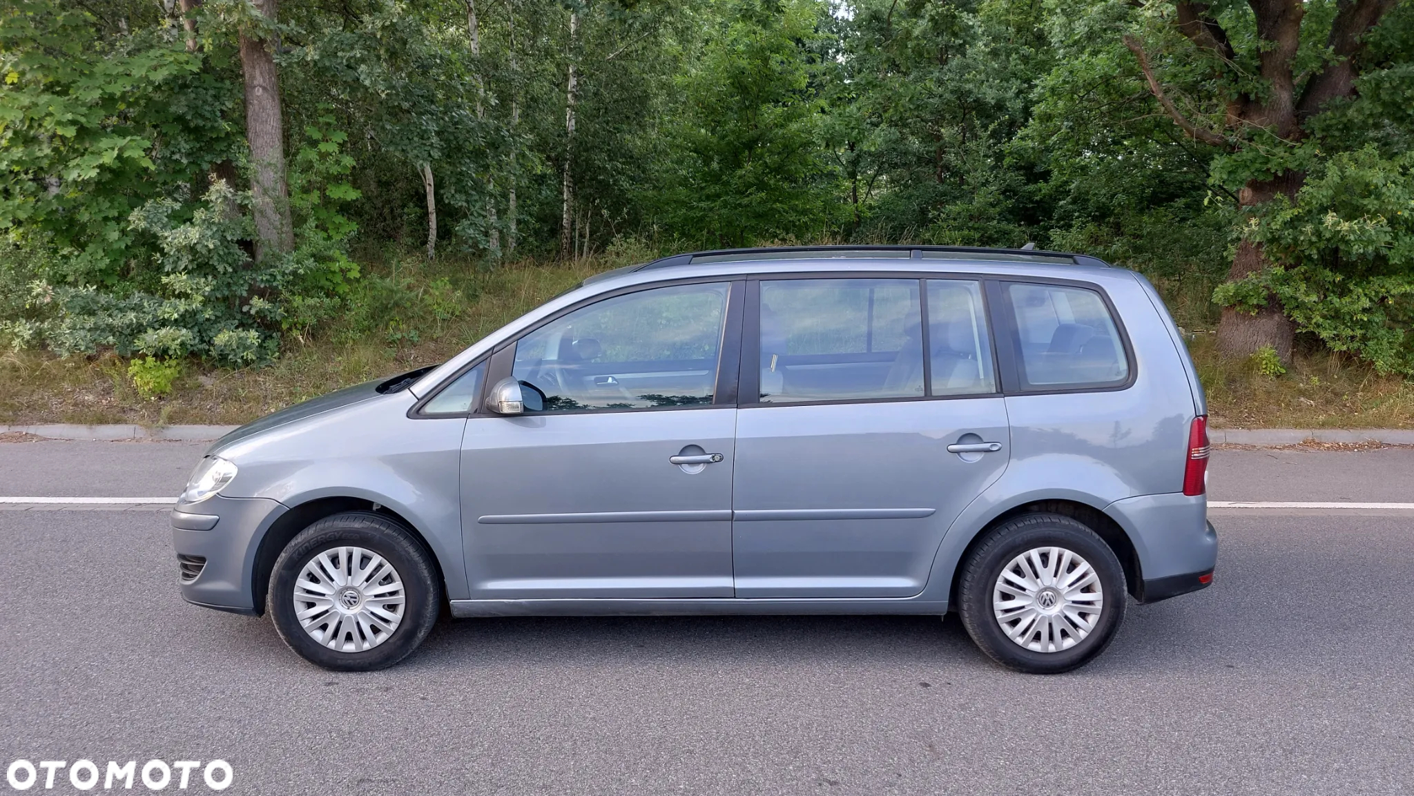 Volkswagen Touran - 11