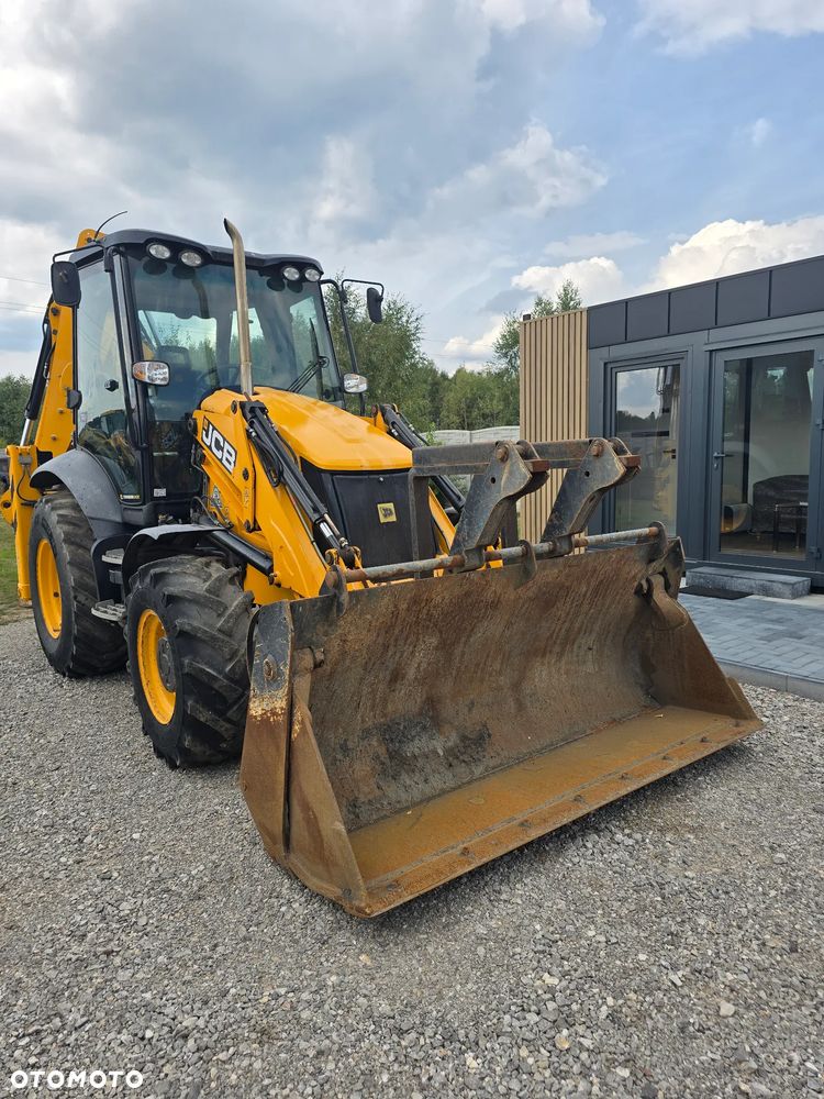 JCB - 9