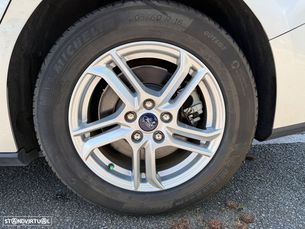 Ford Focus SW 1.5 TDCi EcoBlue Titanium - 14