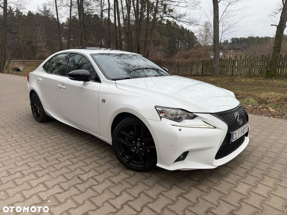 Lexus IS 300h F Sport - 3