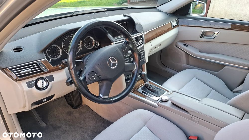 Mercedes-Benz Klasa E - 17