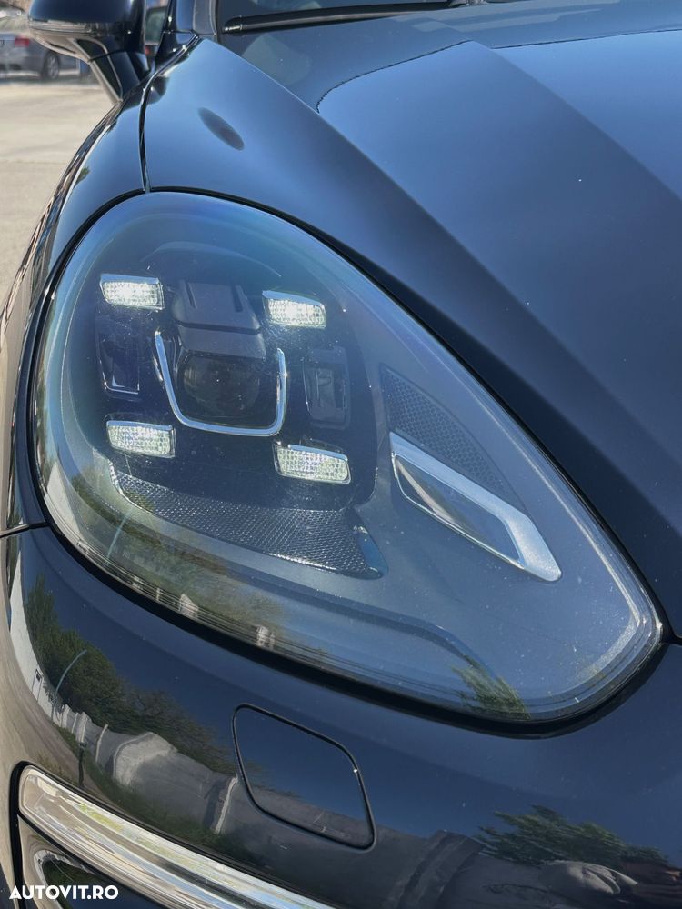 Porsche Cayenne - 7