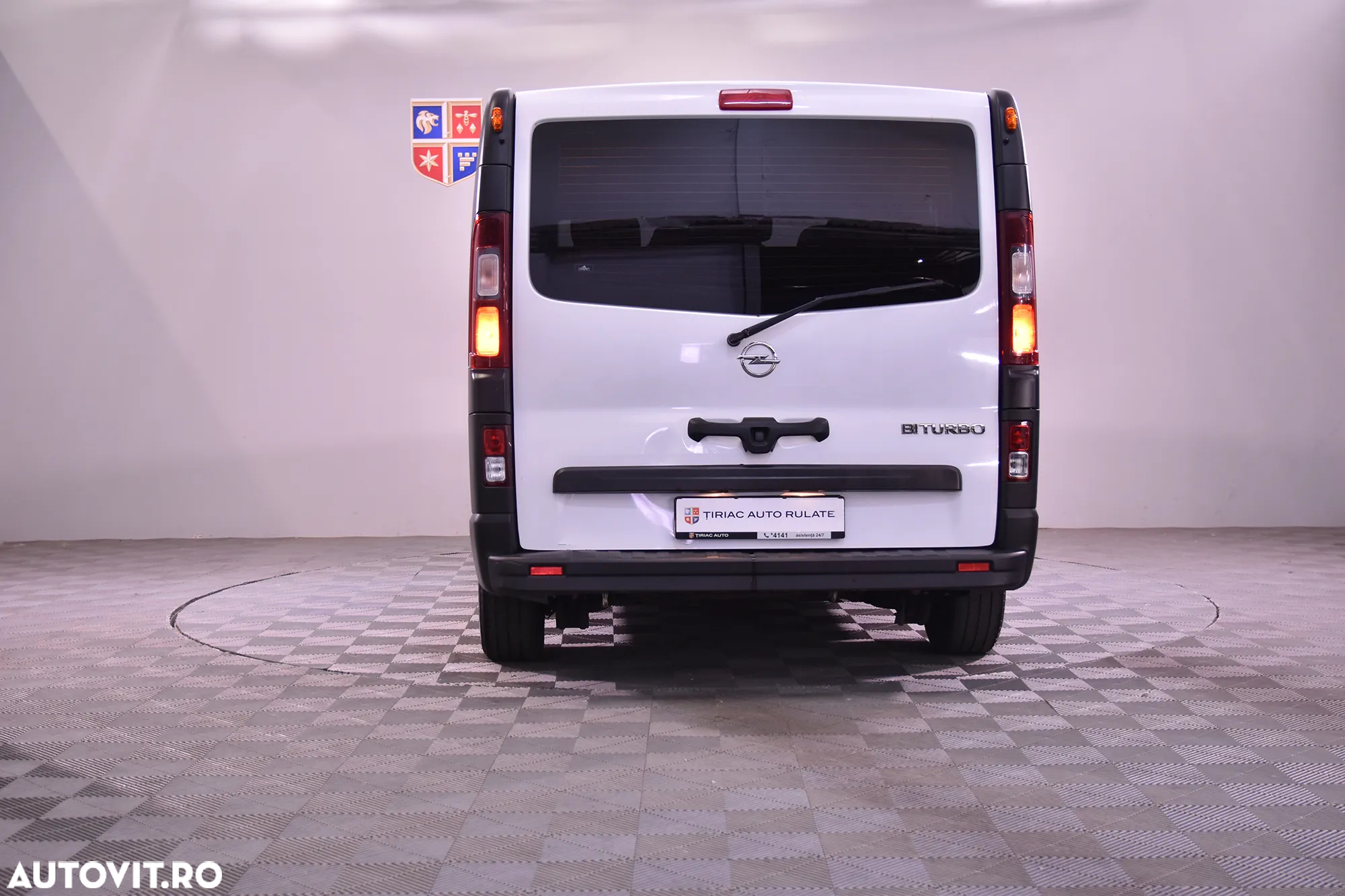 Opel Vivaro - 4